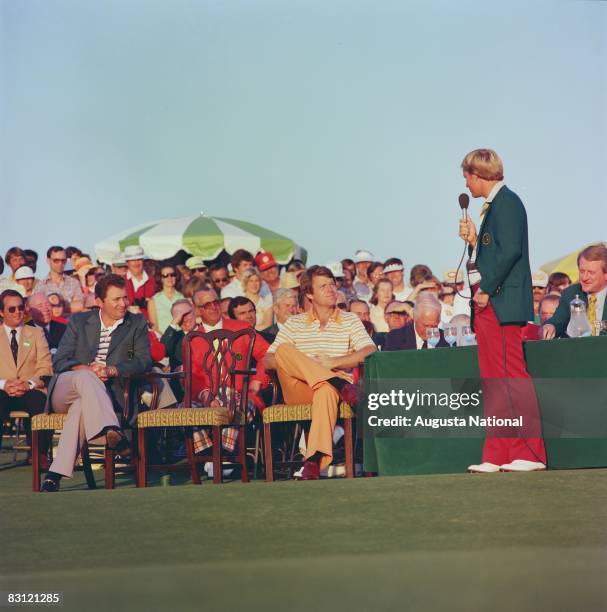 Jack Nicklaus waving goodbye on the 18th hole of St Andrews during h Jack Nicklaus waving goodbye on the 18th hole of St Andrews during h