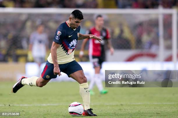 Silvio Romero of America drives the ball during the 4th round match between Atlas and America as part of the Torneo Apertura 2017 Liga MX at Jalisco...