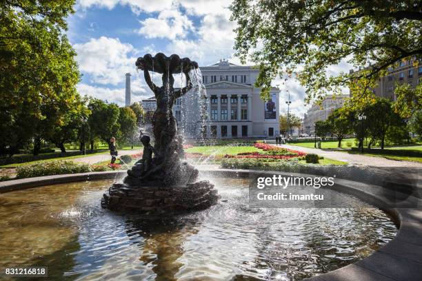 ninfa de la fuente - riga fotografías e imágenes de stock