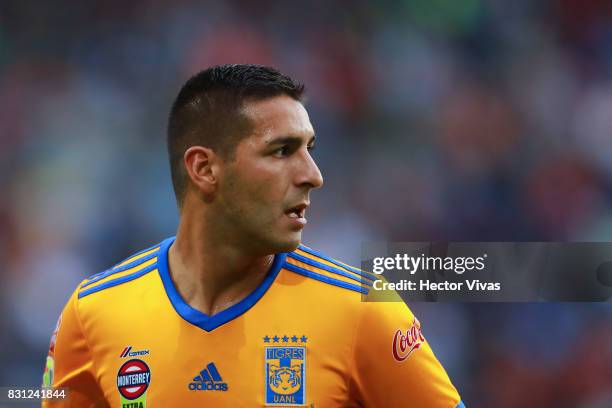 Ismael Sosa of Tigres looks on during the 4th round match between Pachuca and Tigres UANL as part of the Torneo Apertura 2017 Liga MX at Hidalgo...