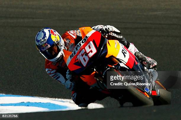 Nicky Hayden of the USA and the Repsol Honda Team turns out of a bend during the Australian MotoGP at the Phillip Island Circuit on October 5, 2008...