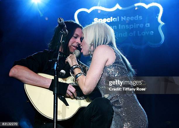Terry Rae Nunn 1,810 Lili Perform Stock Photos, High-Res Pictures, and Images - Getty ...