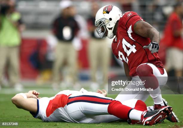 Starting Quarterback Trent Edwards of the Buffalo Bills suffers a concussion after getting hit by Strong Safety Adrian Wilson of the Arizona...