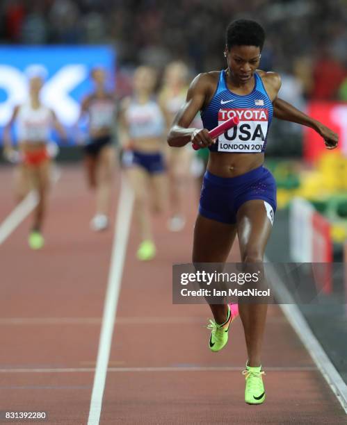 Phyllis Frances of United States anchors her team to victory during the Women's 4x400m Relay final during day ten of the 16th IAAF World Athletics...