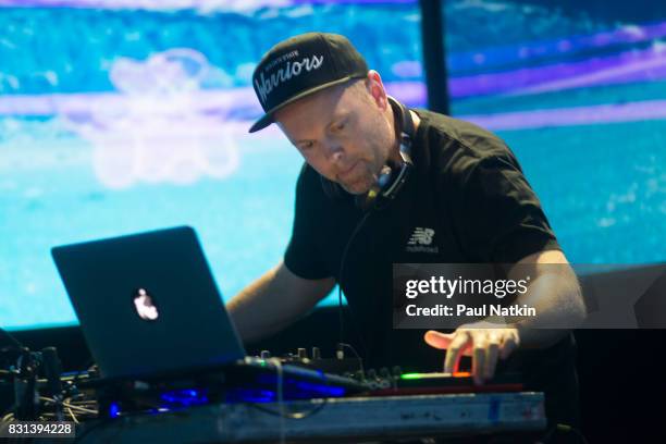 Dj Shadow Rug 599 Dj Shadow Photos & High Res Pictures - Getty Images