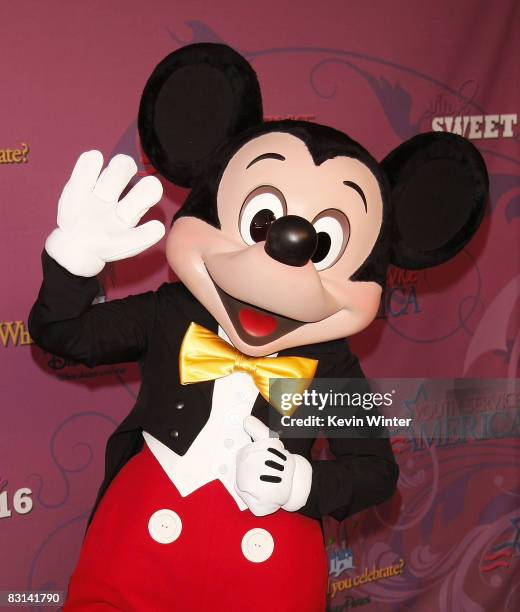 Miley Mouse Mickey Mouse Images Photos and Premium High Res Pictures - Getty Images