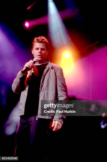 Richie McDonald of Lonestar performs at the Tweeter Center in Tinley Park, Illinois, May 27, 2001.