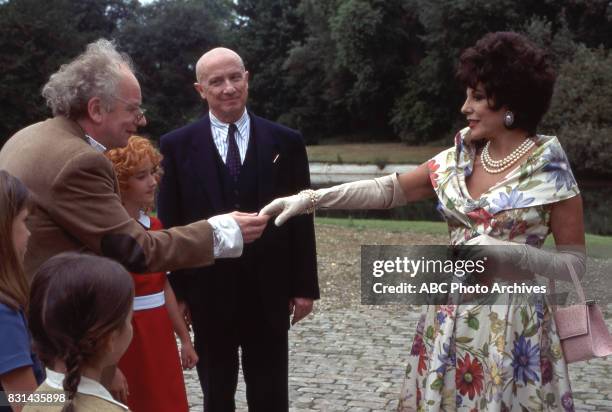 Joan Collins and Ashley Johnson in 'Annie: A Royal Adventure!' 1995