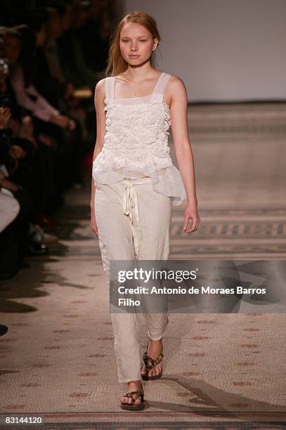 Model walks the runway at the Moon Young Hee fashion show during Paris Fashion Week at Palais Galliera on October 5, 2008 in Paris, France.