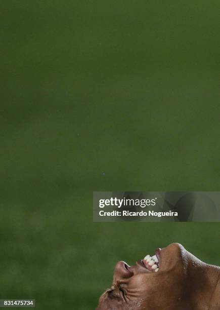 Vladimir Hernandez of Santos goes down injured during the match between Santos and Fluminense as a part of Campeonato Brasileiro 2017 at Pacaembu...