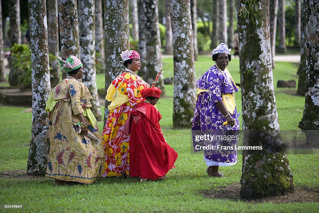 Suriname, Creole women in Kotomisi dress.