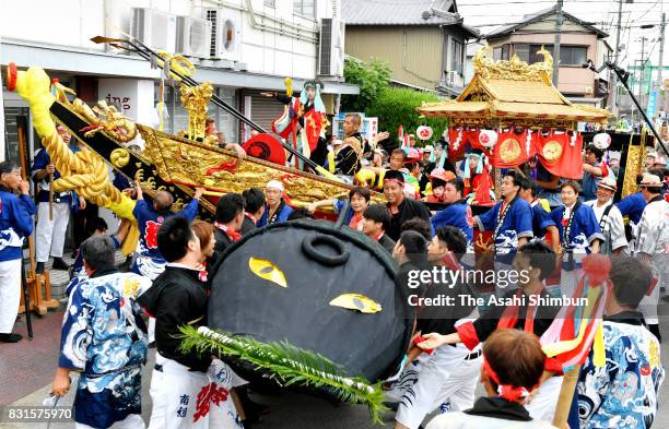 Gyoji Robe Gyoji Photos and Premium High Res Pictures - Getty Images