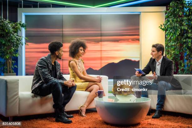 celebrity talk show - talk show host stock pictures, royalty-free photos & images