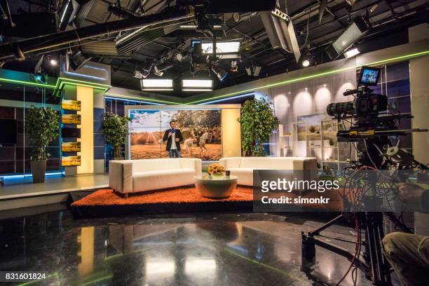 celebrity talk show - television host stock pictures, royalty-free photos & images