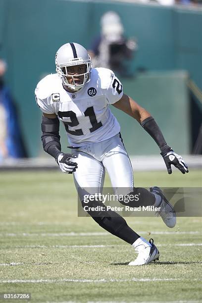 Oakland Raiders Nnamdi Asomugha in action, rushing vs San Diego Chargers. Oakland, CA 9/28/2008 CREDIT: Peter Read Miller