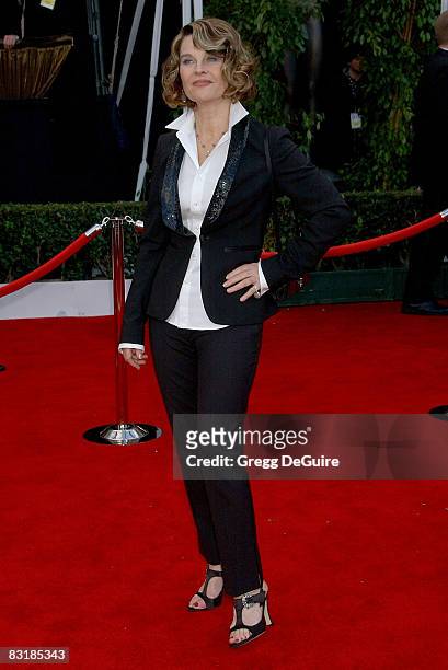 Actress Julie Christie arrives at the 14th Annual Screen Actors Guild Awards at the Shrine Auditorium on January 27, 2008 in Los Angeles, California.