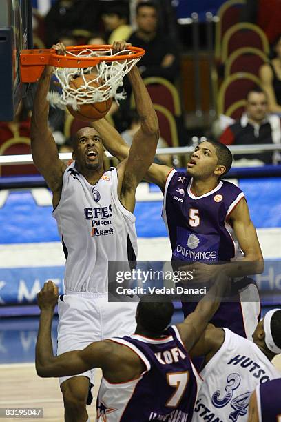 Loren Woods of Efes and Nicolas Batum of Le Mans in action during the Euroleague Basketball Game 4 between Efes Pilsen Istanbul v Le Mans Sarthe...