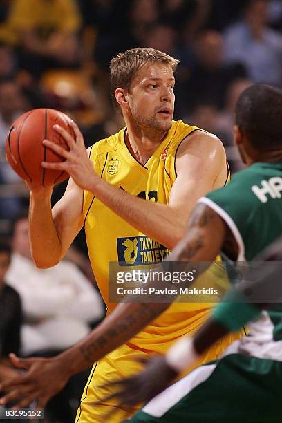 Hanno Mottola of Aris TT Bank in action during the Euroleague Basketball Game 1 between Aris TT Bank and Unicaja at the Palais Des Sports on October...