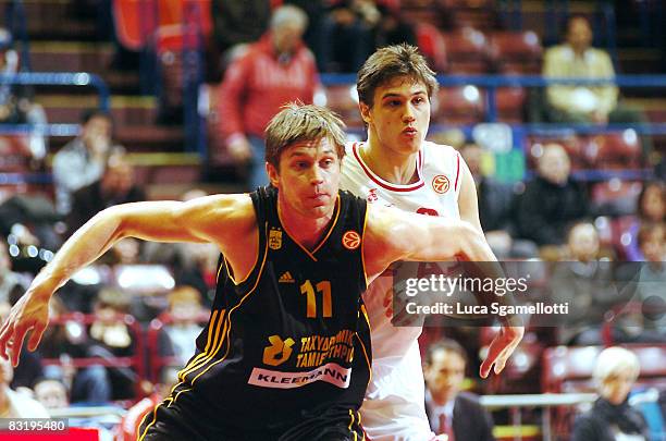Vlademir Boisa of Aris TT Bank vs Danilo Gallinari of Armani Jeans Milano in action during the Euroleague Basketball Game 12 between Armani Jeans...