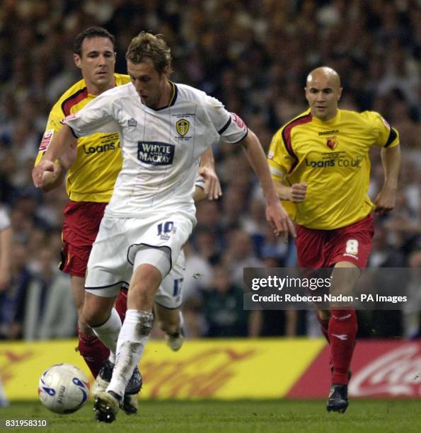 Leeds United's Rob Hulse runs at the Watford defence during the Championship play-off final at Millennium Stadium, Cardiff.