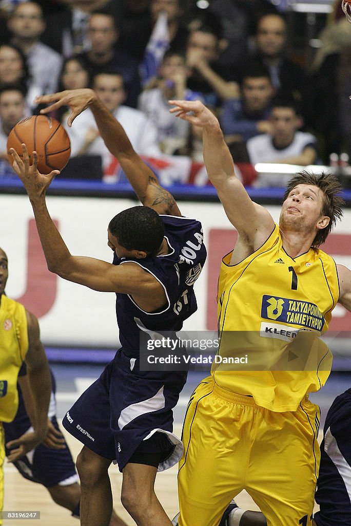 Euroleague Basketball - Game 13 - Efes Pilsen Istanbul vs Aris TT Bank