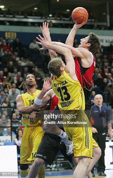 Aris TT Bank Hanno Mattola of Lietuvos Rytas Jackson Vroman in action during the Euroleague Basketball Top 16 Game 2 between Lietuvos Rytas vs Aris...