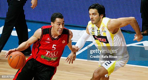 Pablo Prigioni of Tau Ceramica and Damir Kaan of Fenerbahce Ulker Istanbul, in action during the Euroleague Basketball Top 16 Game 2 between Tau...