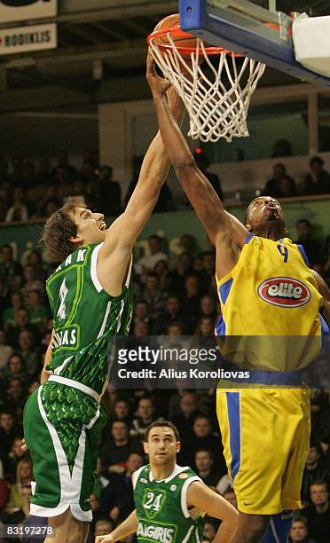 Maccabi Elite Terence Morris of Zalgiris Goran Jurak in action during the Euroleague Basketball Top 16 Game 2 between Zalgiris Kaunas vs Maccabi...