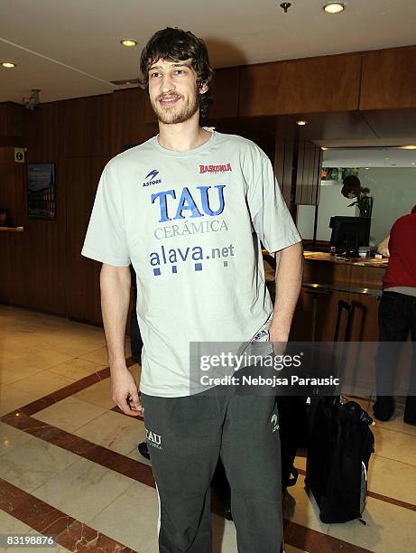 Simas Jasaitis of Tau Ceramica arrives at Eurobuilding Hotel on April 30th, 2008 in Madrid, Spain.