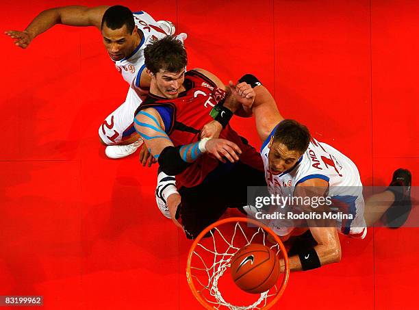 Of CSKA Moscow, David Andersen and of TAU Ceramica, Tiago Splitter in action during the Euroleague Basketball Final Four game between Tau Ceramica vs...