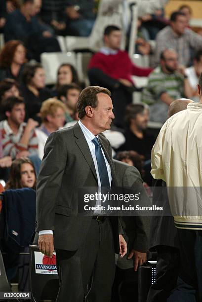 Aito Reneses coach of DKV Joventut during the ULEB Cup Game between DKV Joventut and Alba Berlin at the Pabello Municipal d'esports de Badalona on...