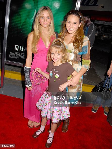 Actress Joey King with her sisters Hayley and Kelli arrive at the Quarantine Premiere held at Knott's Scary Farm on October 9, 2008 in Buena Park,...