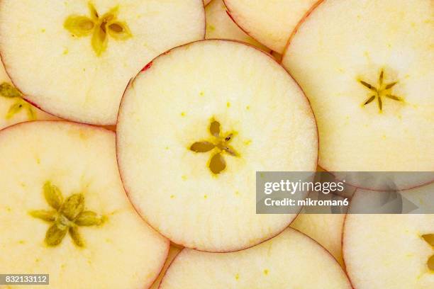 ripe, sliced, fresh fruits, organic apples - apple slice photos et images de collection