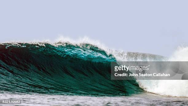 ocean wave on catanduanes island - catanduanes ストックフォトと画像