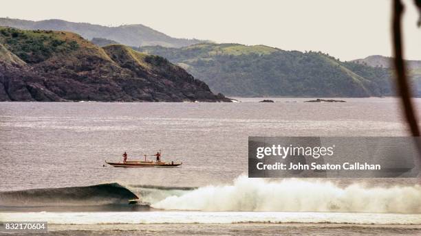 surfing on catanduanes island - catanduanes ストックフォトと画像