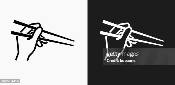 ilustraciones, imágenes clip art, dibujos animados e iconos de stock de mano que sostiene los palillos icono en blanco y negro vector fondos - chopsticks