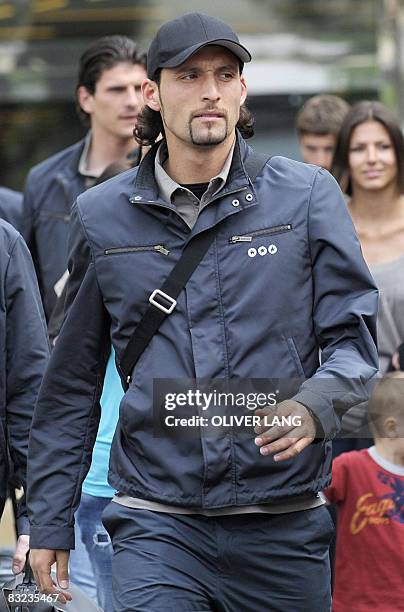 Picture taken on May 19, 2008 shows German striker Kevin Kuranyi upon the arrival of the German national football team in Palma de Mallorca where the...