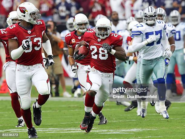 Arrington of the Arizona Cardinals carries the ball for a touchdown in the first quarter against the Dallas Cowboys at University of Phoenix Stadium...