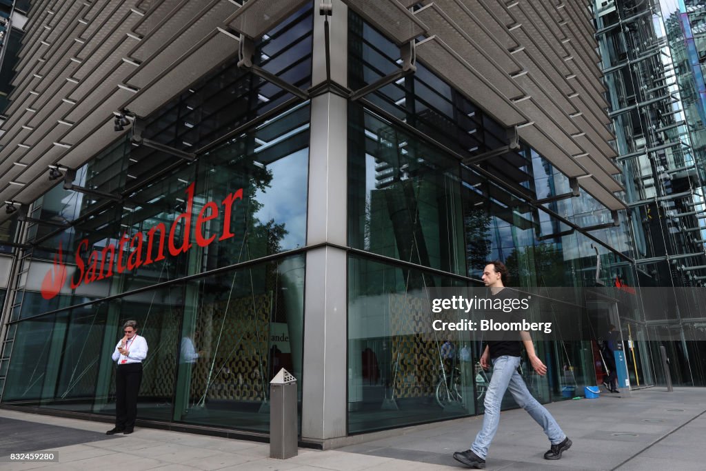 Banco Santander SA Branches As Bank Buys Stakes In Three Fintech Startups