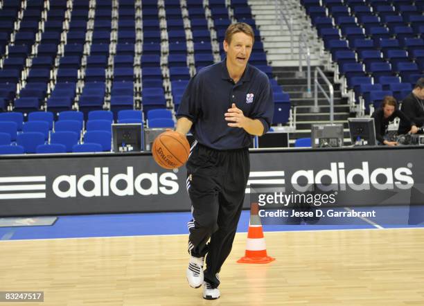 Legend Detlef Schrempf runs drills at an NBA Cares Event during the 2008 NBA Europe Live Tour on October 13, 2008 at the 02 World Arena in Berlin,...