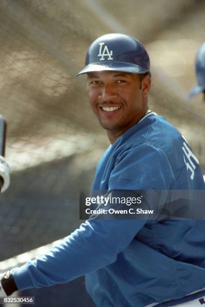 Gary Sheffield of the Los Angeles Dodgers takes batting practice at Dodger Stadium circa 1998 in Los Angeles, California.