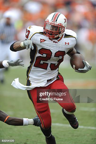 Da'Rel Scott of the Maryland Terrapins runs the ball against the Clemson Tigers at Memorial Stadium on September 27, 2008 in Clemson, South Carolina....