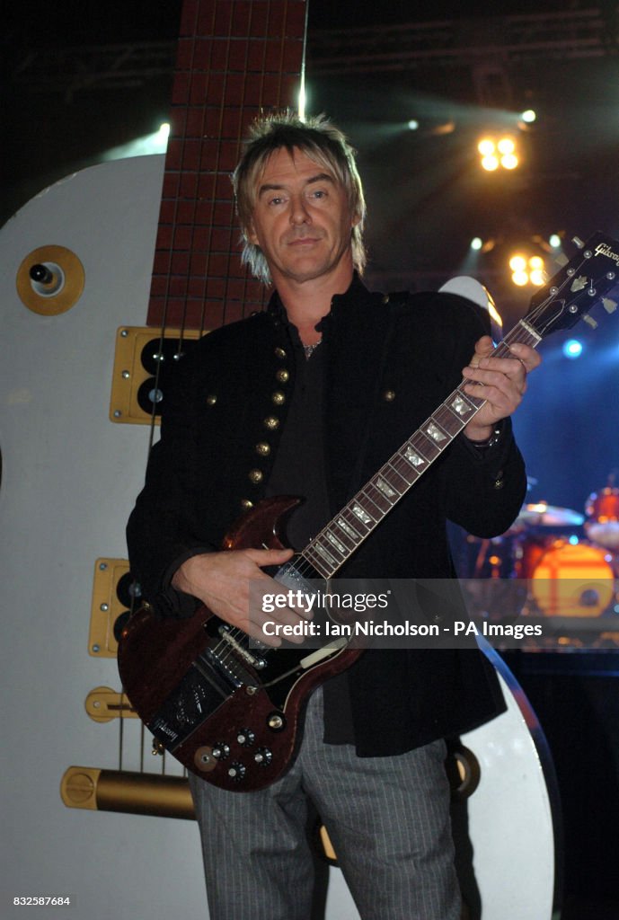 Paul Weller launches Gibson Guitartown