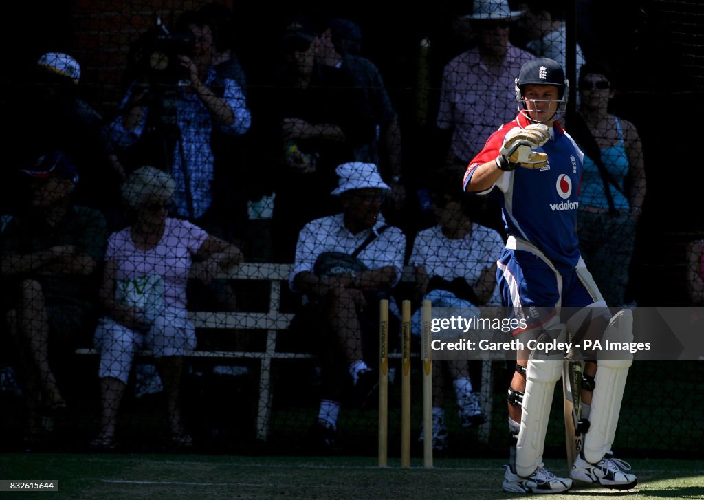 Cricket - Ashes Tour - England practice session - Wednesday - Adelaide Oval