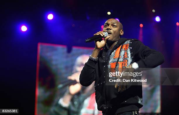Rapper 2face 135 2face Stock Photos, High-Res Pictures, and Images - Getty Images