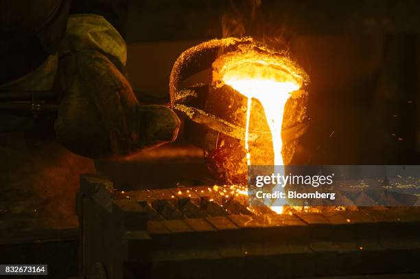 Goldsmith Refining 40 Gold Bar Casting And Krugerrand Minting At Rand Refinery Ltd Stock ...