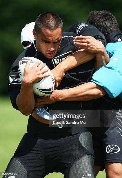 Thomas Leuluai of the Kiwis gets tackled during a New Zealand Kiwis training session at Rosmini College on October 15, 2008 in Auckland, New Zealand.