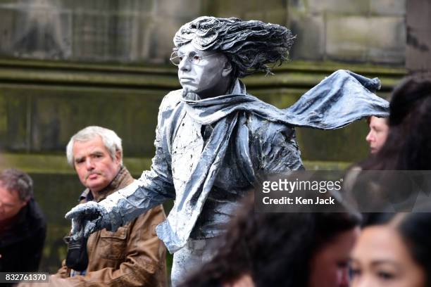 Living statue" street performer on the Royal Mile during the Edinburgh Festival Fringe, on August 16, 2017 in Edinburgh, Scotland. The Fringe is...