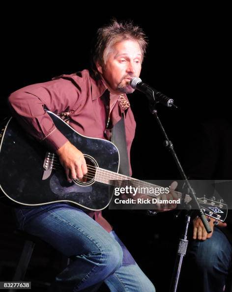 Marty Roe of Country group Diamond Rio performs at the 2008 IEBA ...