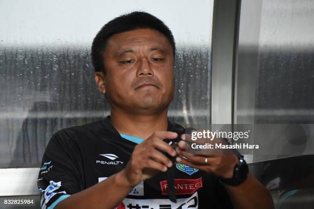 Cho Kwi Jae,coach of Shonan Bellmare looks on prior to the J.League J2 match between JEF United Chiba and Shonan Bellmare at Fukuda Denshi Arena on...